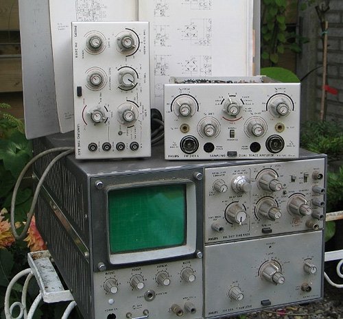 Philips PM3410 - 1GHz sampling oscilloscope